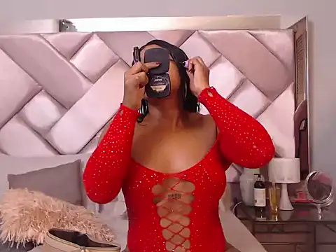 Ashleyroberst online show from October 28, 2025, 10:03 am