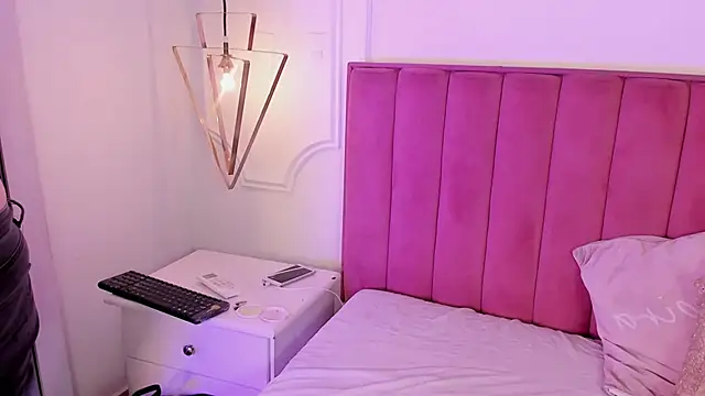 Tessa Sinclaire online show from March 2, 2026, 10:17 pm