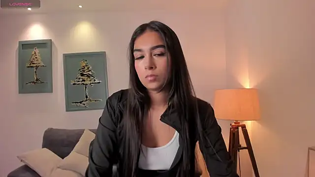 VeronicaBlue online show from October 30, 2025, 9:40 am