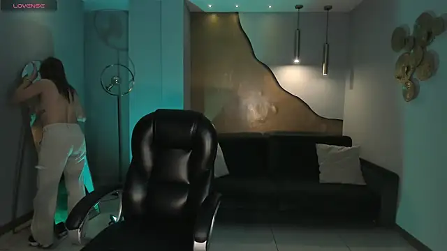 Snapshot of LizzCooper chatting on December 16, 2025, 4:06 am LizzCooper online show from December 16, 2025, 4:06 am