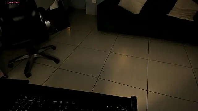 Snapshot of LizzCooper chatting on December 18, 2025, 4:06 am LizzCooper online show from December 18, 2025, 4:06 am