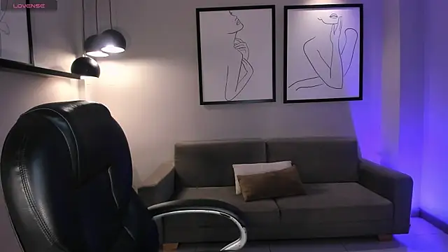 Snapshot of LizzCooper chatting on November 21, 2025, 4:11 am LizzCooper online show from November 21, 2025, 4:11 am