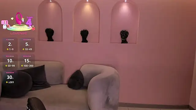 Snapshot of LizzCooper chatting on October 1, 2025, 3:44 am LizzCooper online show from October 1, 2025, 3:44 am