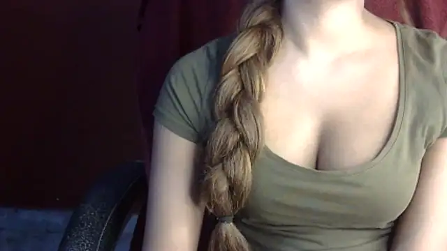 Snapshot of heartless_Queen chatting on March 26, 2026, 5:17 am heartless Queen online show from March 26, 2026, 5:17 am