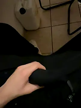 Snapshot of Dicksxd chatting on September 23, 2025, 8:38 pm Dicksxd online show from September 23, 2025, 8:38 pm