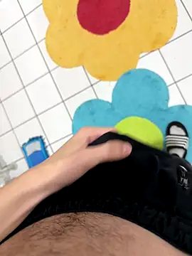 Snapshot of Dicksxd chatting on September 24, 2025, 4:35 pm Dicksxd online show from September 24, 2025, 4:35 pm