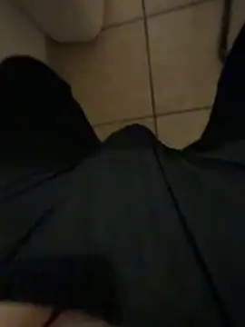 Snapshot of Dicksxd chatting on October 18, 2025, 8:11 pm Dicksxd online show from October 18, 2025, 8:11 pm