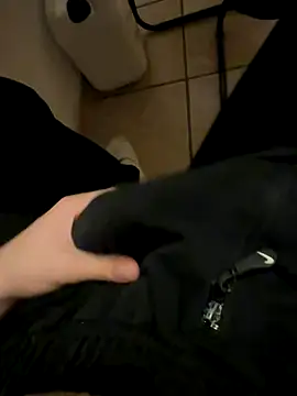 Snapshot of Dicksxd chatting on September 25, 2025, 8:15 pm Dicksxd online show from September 25, 2025, 8:15 pm