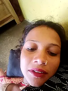 Snapshot of Chandni_Love143 chatting on October 21, 2025, 4:23 am Chandni Love143 online show from October 21, 2025, 4:23 am