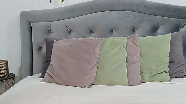 NathaliaNat online show from September 29, 2025, 3:02 am