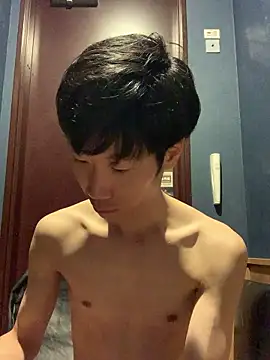 Snapshot of aki_2727 chatting on December 17, 2025, 4:28 am aki 2727 online show from December 17, 2025, 4:28 am