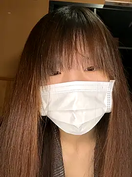 natsumiii online show from October 24, 2025, 12:37 pm