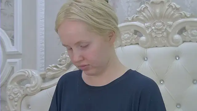 Snapshot of EllieFrosty_ chatting on May 2, 2026, 2:22 pm EllieFrosty online show from May 2, 2026, 2:22 pm