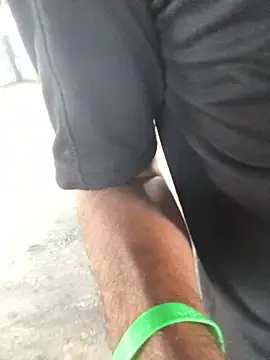 kavi1q1 online show from October 9, 2025, 1:06 am