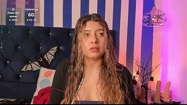 valeria rouse28 online show from October 16, 2025, 5:10 pm