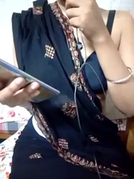 Snapshot of Tanishacutie chatting on May 3, 2026, 6:18 am Tanishacutie online show from May 3, 2026, 6:18 am