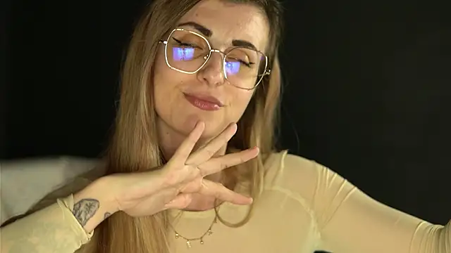 Tracyix online show from May 22, 2026, 8:07 pm
