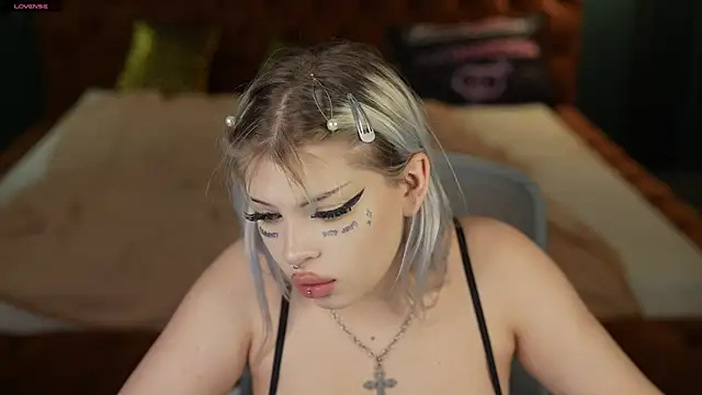 Snapshot of Yuki_sun chatting on October 30, 2025, 7:22 pm Yuki sun online show from October 30, 2025, 7:22 pm