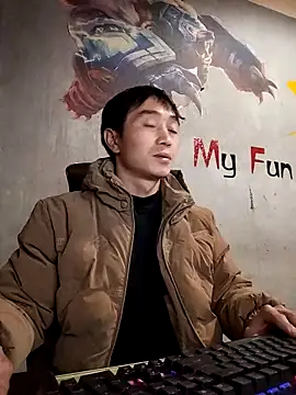 Snapshot of Boytasexy chatting on December 16, 2025, 3:33 am Boytasexy online show from December 16, 2025, 3:33 am