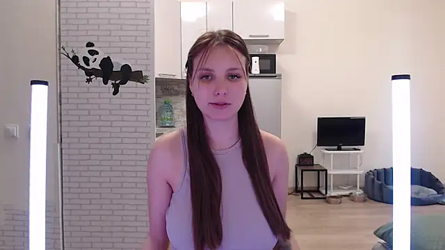 Snapshot of Leonaalove chatting on April 14, 2026, 12:54 pm Leonaalove online show from April 14, 2026, 12:54 pm