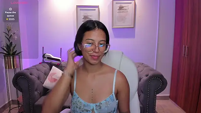 raven stonee online show from September 23, 2025, 3:13 am