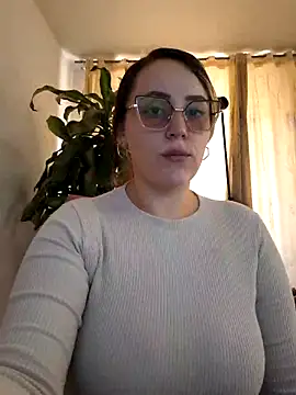 Snapshot of CurvyLust_x chatting on April 21, 2026, 6:14 pm CurvyLust x online show from April 21, 2026, 6:14 pm