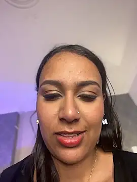 Snapshot of MiilaBlake chatting on May 6, 2026, 7:29 pm MiilaBlake online show from May 6, 2026, 7:29 pm