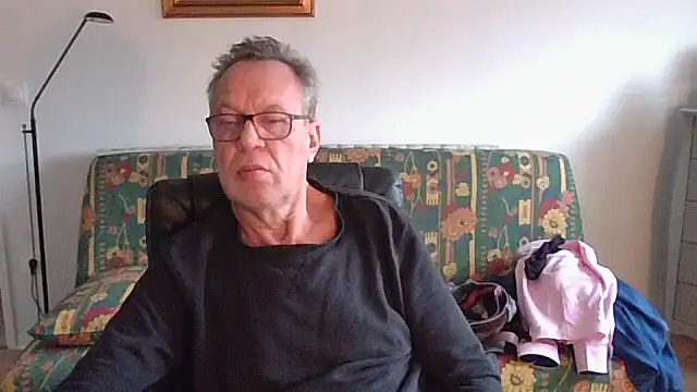 cqhd76 online show from December 4, 2025, 9:30 am