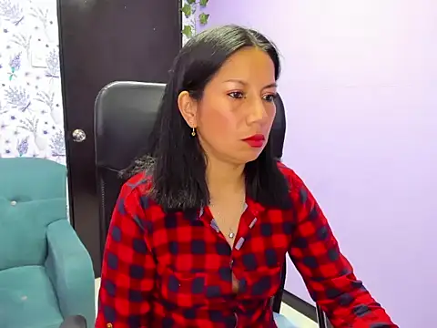 Megan Collinss  online show from October 9, 2025, 2:06 pm