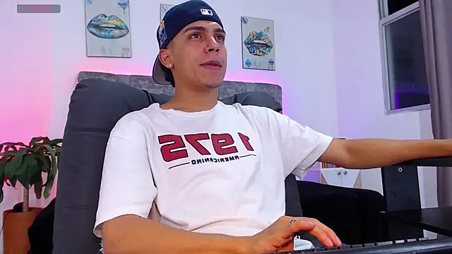 Snapshot of david_santos16 chatting on October 31, 2025, 11:55 pm david santos16 online show from October 31, 2025, 11:55 pm