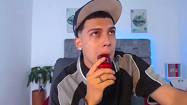 Snapshot of david_santos16 chatting on September 22, 2025, 2:28 am david santos16 online show from September 22, 2025, 2:28 am