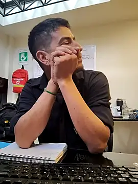 Juann-cock online show from November 23, 2025, 4:06 pm