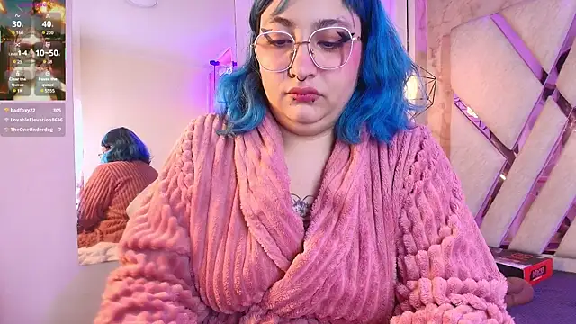 Lilith curvy online show from December 13, 2025, 8:04 pm