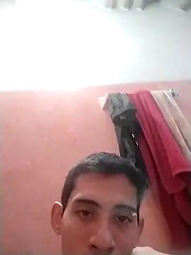 Snapshot of KingMaxiZ chatting on October 5, 2025, 12:01 am KingMaxiZ online show from October 5, 2025, 12:01 am