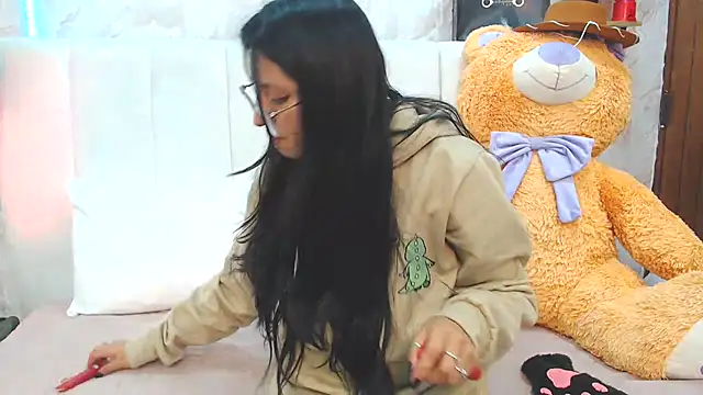 VioletxBloom online show from October 15, 2025, 7:33 pm