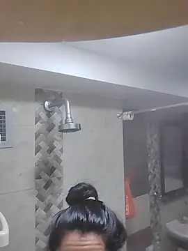 VioletxBloom online show from November 29, 2025, 7:25 pm