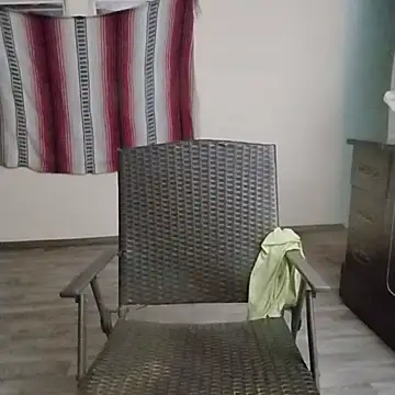 Snapshot of LacyLaurent chatting on October 28, 2025, 4:35 am LacyLaurent online show from October 28, 2025, 4:35 am