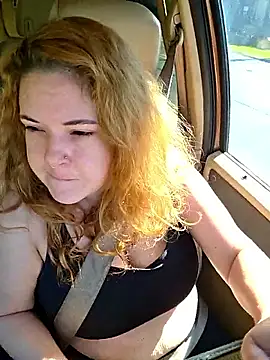 Snapshot of LacyLaurent chatting on November 27, 2025, 5:35 pm LacyLaurent online show from November 27, 2025, 5:35 pm