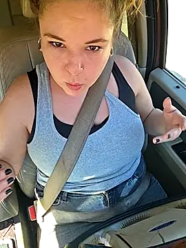 Snapshot of LacyLaurent chatting on November 22, 2025, 6:40 pm LacyLaurent online show from November 22, 2025, 6:40 pm