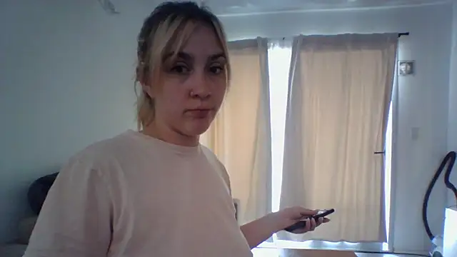 Snapshot of ayebran chatting on October 8, 2025, 2:07 pm ayebran online show from October 8, 2025, 2:07 pm