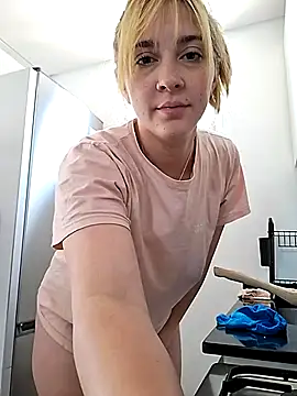 Snapshot of ayebran chatting on September 28, 2025, 4:14 pm ayebran online show from September 28, 2025, 4:14 pm