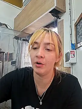 Snapshot of ayebran chatting on September 19, 2025, 4:11 pm ayebran online show from September 19, 2025, 4:11 pm