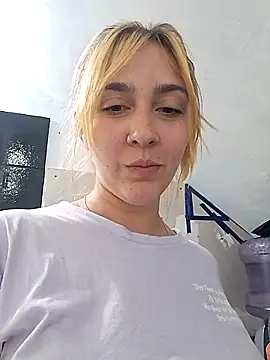 Snapshot of ayebran chatting on September 25, 2025, 9:32 pm ayebran online show from September 25, 2025, 9:32 pm