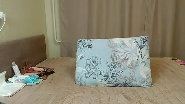 MermaidCurves online show from February 19, 2026, 8:06 pm