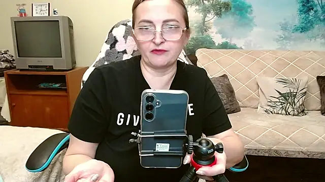 MermaidCurves online show from October 27, 2025, 4:19 pm