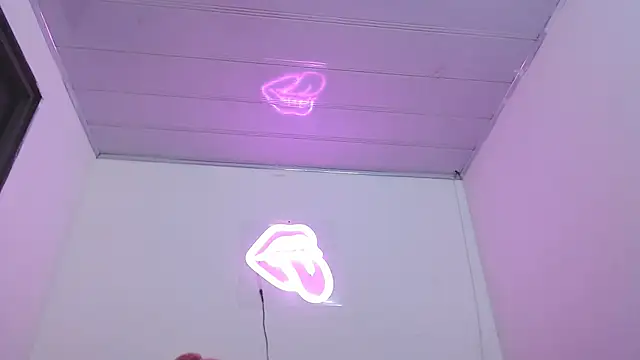 Snapshot of valerii_fox_69 chatting on February 6, 2026, 11:23 pm valerii fox 69 online show from February 6, 2026, 11:23 pm