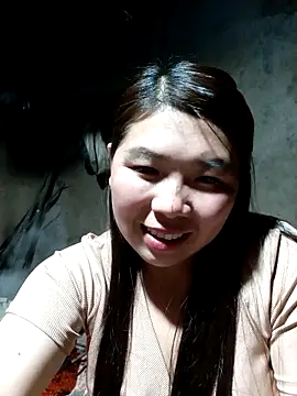 Snapshot of quynhkoolbae chatting on December 5, 2025, 1:32 pm quynhkoolbae online show from December 5, 2025, 1:32 pm