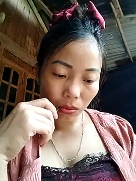 Snapshot of Annaacutee chatting on October 16, 2025, 12:52 am Annaacutee online show from October 16, 2025, 12:52 am