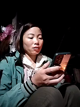 Snapshot of Annaacutee chatting on November 19, 2025, 10:32 pm Annaacutee online show from November 19, 2025, 10:32 pm