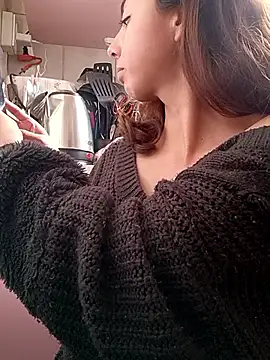 Snapshot of MoonBlueSex chatting on October 29, 2025, 4:50 pm MoonBlueSex online show from October 29, 2025, 4:50 pm